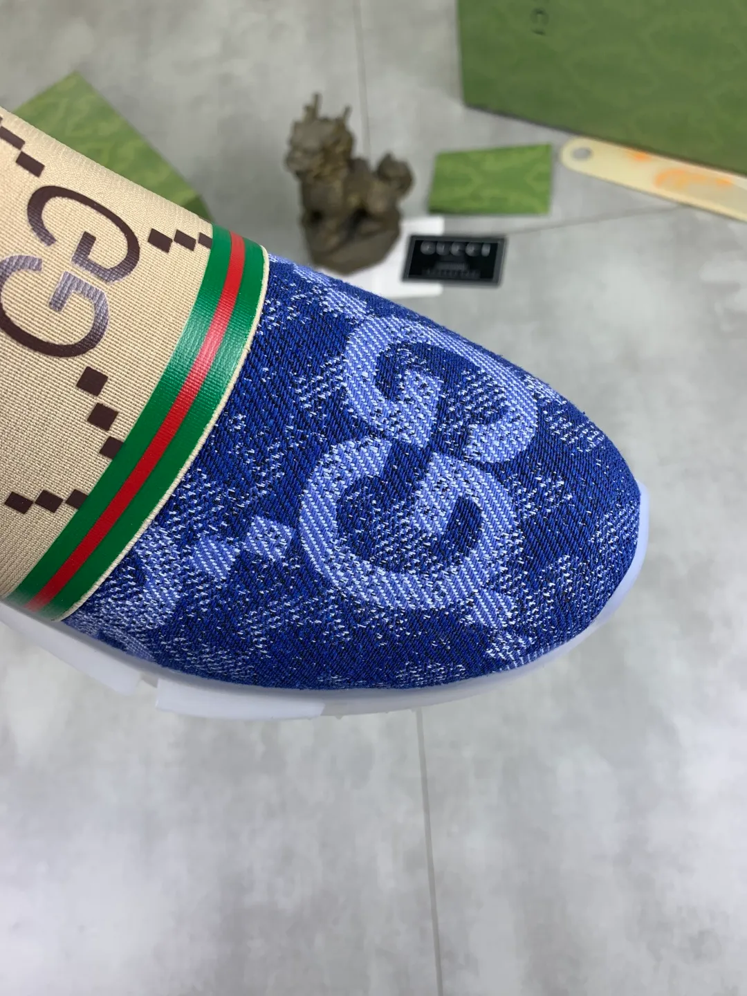 Men's shoes 💰P460💰[New style]🆘 Gucci [GUCCI] classic fashion high-top men's shoes, synchronized with counters, exquisite workmanship, exquisite color matching, the upper is made of original soft double G calfskin Gucci webbing ➕ first-layer pigskin lining ➕ pigskin feet The lasts made according to the original version are quite attractive both on the foot and in the placement. There is no need to comment on the good ones. They are absolutely versatile. Number of sizes: 38-44, 3️⃣colors🉑️ to choose from.